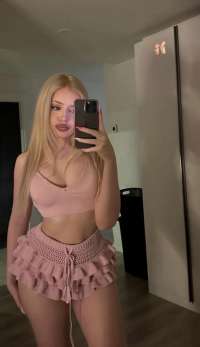 Beyaz tenli  Mila seksi escort