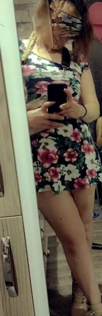 Dik kalçalı genç kız Miya