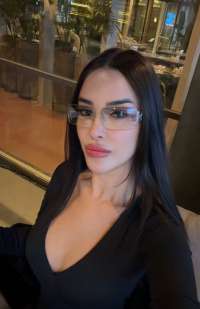 Genç ve Cazibeli Mersin Zeycan