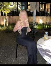 İnce belnen twerk yapan Elena