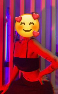 Kendi evinde beylerini bekleyen Nazlı