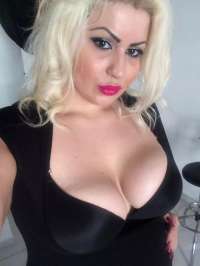 Kendi yeri olan Mersin escort Larissa