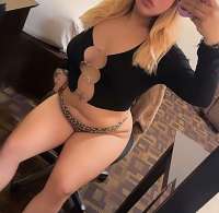Kıvrımlı hattlara sahip escort Cemre WHATSAPP