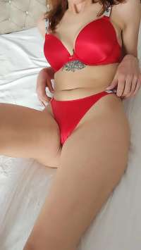 Kızıl saçlı escort Arya