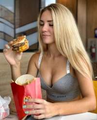 Mersin Bölgesi'nde Rüya Gibi Bir Deneyim: Kendine Güvenen, Karizmatik Bayan Escort