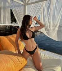 Saatlik cinsel partner Almira