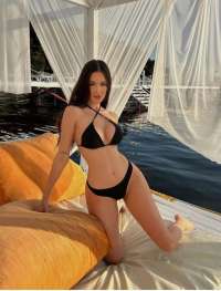 Saatlik cinsel partner Almira