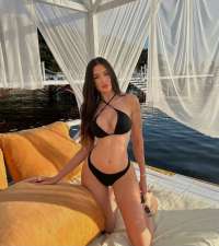 Saatlik cinsel partner Almira