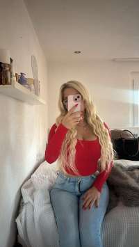 Sarı saçlı escort Sena