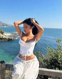 Sevgili Tadında Simge Kendi yeri Var