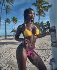 Sherry Manken fizikli zenci escort Mersin