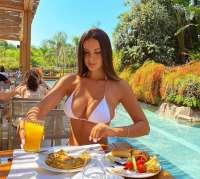 Yeşil gözlü Mersin escort Hira